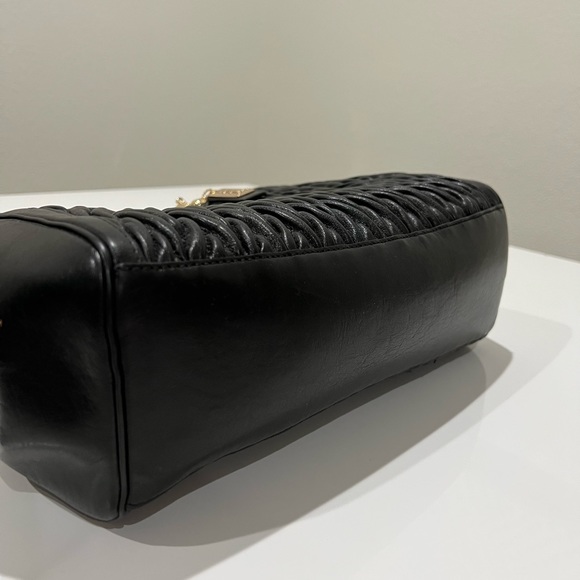 Coach Pleated handbag - like new - Picture 3 of 9